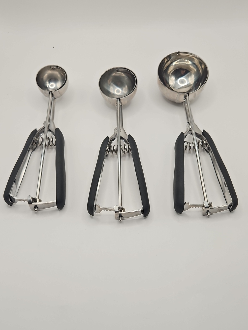 Stainless Steel Spring-Loaded Ice Cream Scoop (Set of 3) 2Tbsp 4Tbsp 1/2 Cup